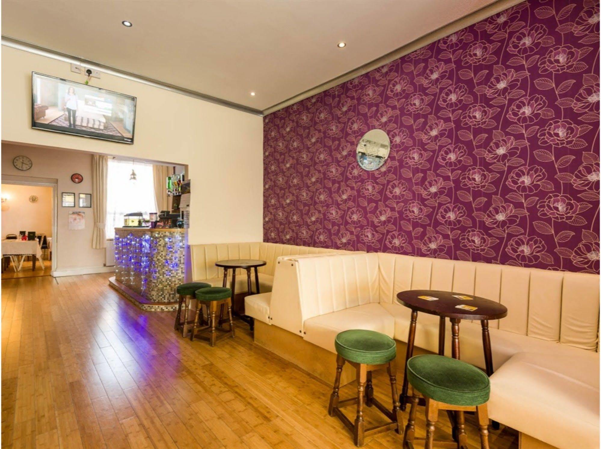 Uk Travel & Hospitality Ltd Ta Canberra Hotel Blackpool Exterior foto